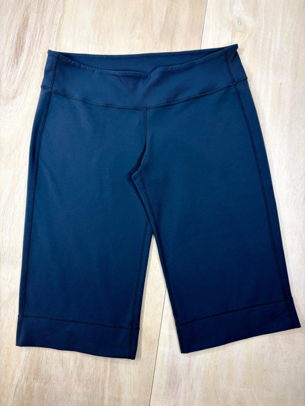 lululemon Wunder Under Ribbed Waistband 16" Shorts Blue 10